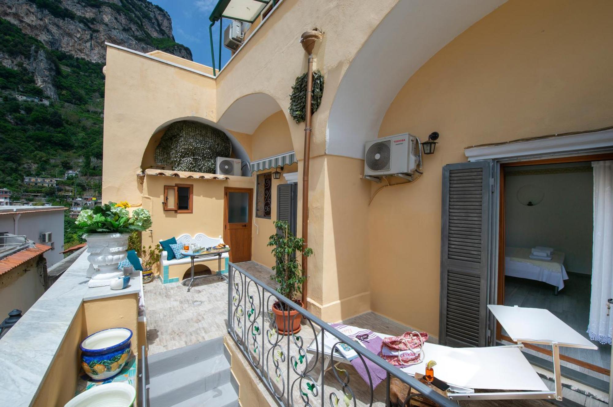 Amore Rentals - Casa Barbera B Positano Luaran gambar